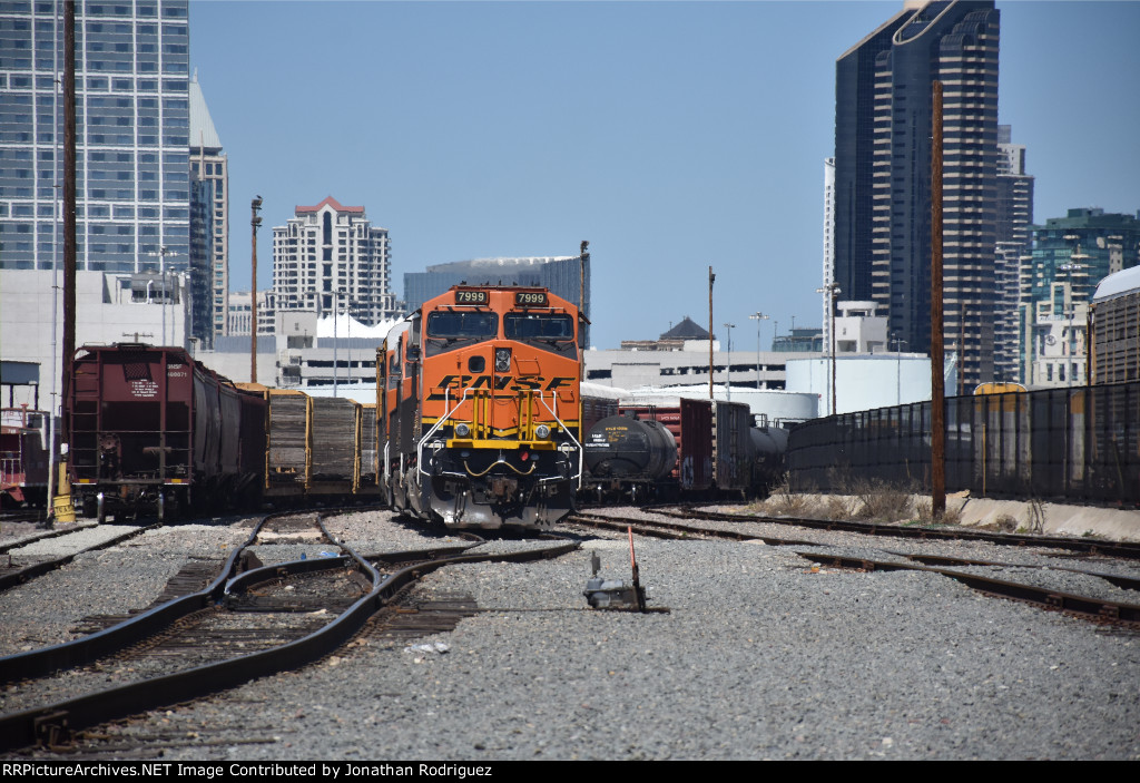 BNSF 7999